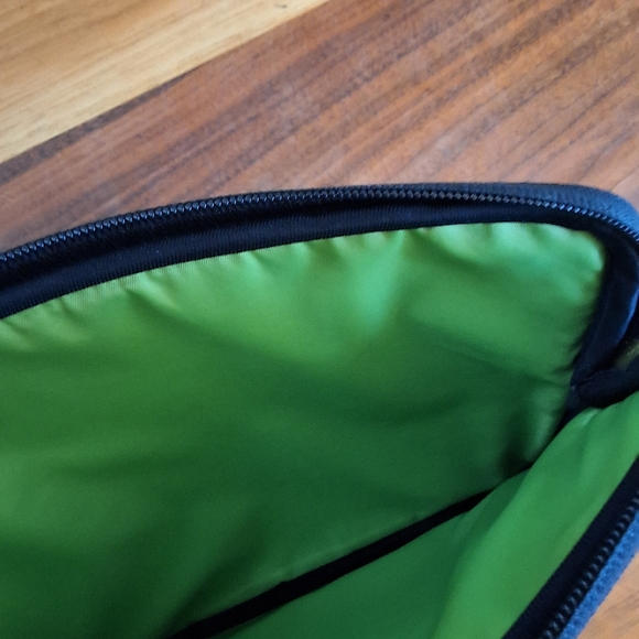 Kate Spade tablet cover - Picture 3 of 5